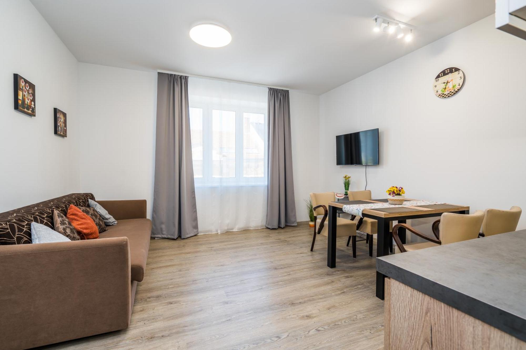Perla Hradce Lägenhet Hradec Králové Exteriör bild