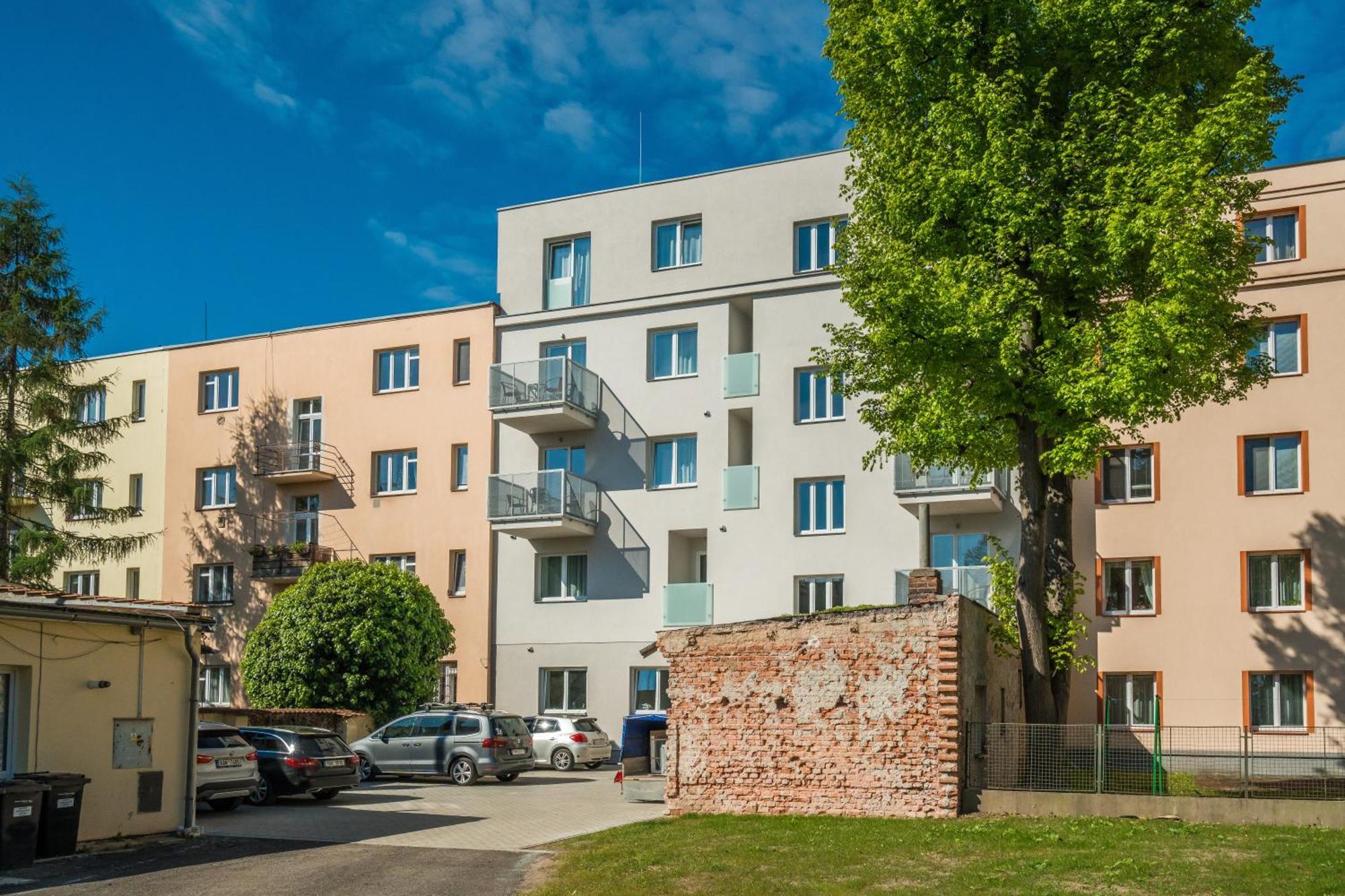 Perla Hradce Lägenhet Hradec Králové Exteriör bild